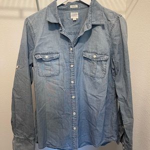 EUC, J. Crew chambray button up shirt. Size M